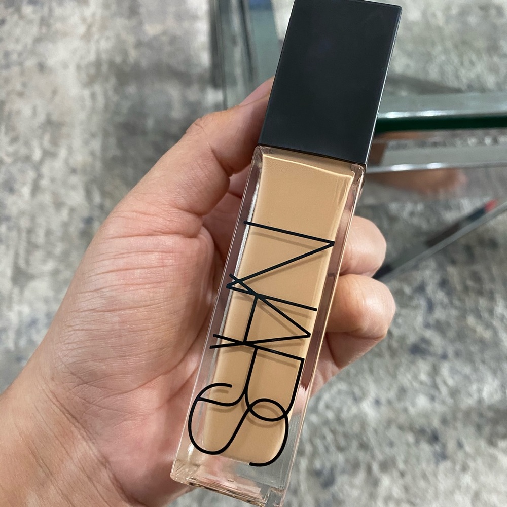 NARS natural radiant foundation